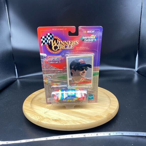 1999 1:64 scale Jeff Gordon Winners Circle car w/card from the Daytona 500 NIOB - Picture 2 of 8
